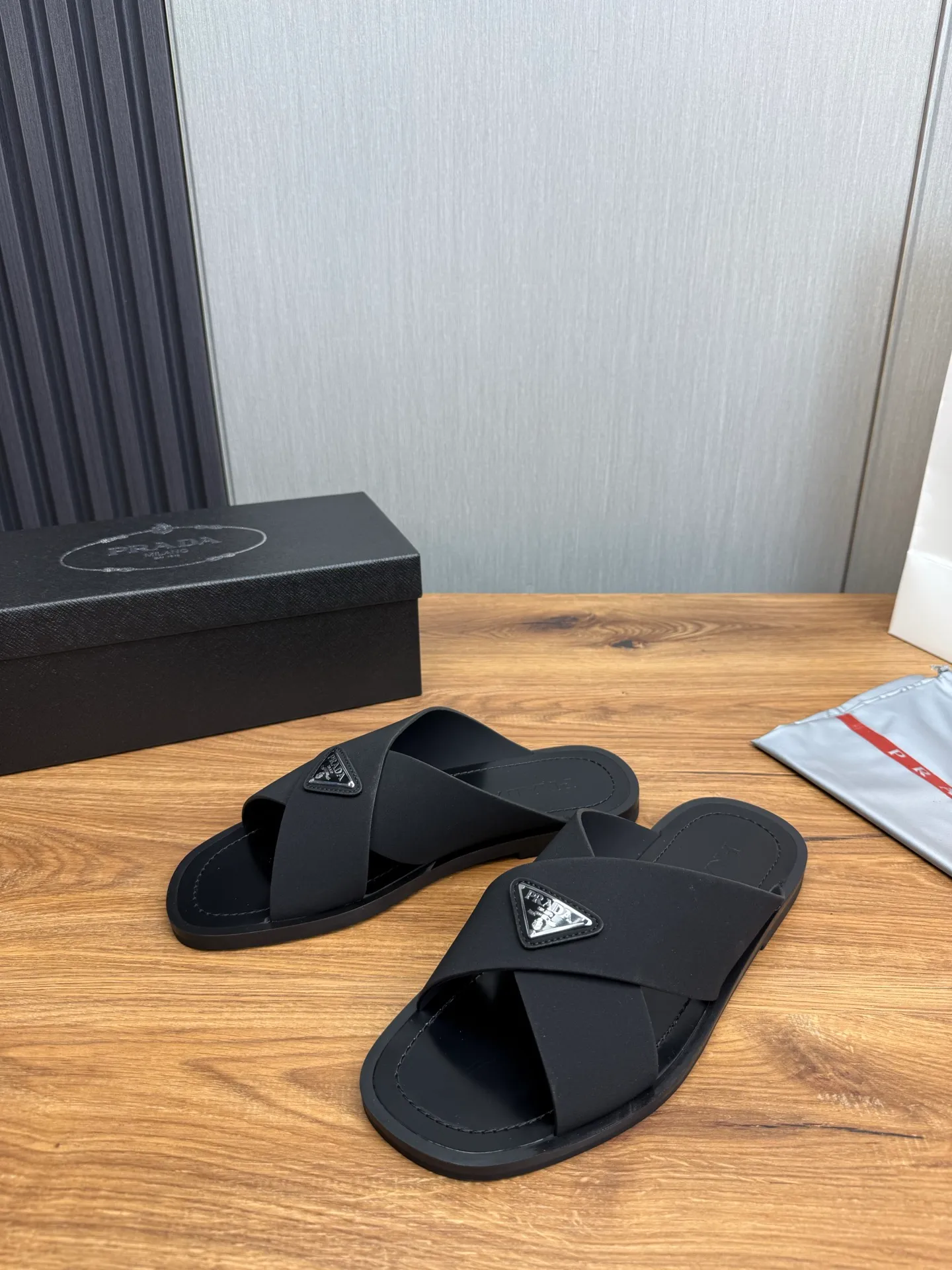 Factory price 340💰 ＰＲＡＤＡPrada - popular men's slippers hot sale 🔥 🩴Official website one to one production 38-45 sizes 45 46 🉑️Customized!